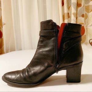 Predictions leather booties Sz8